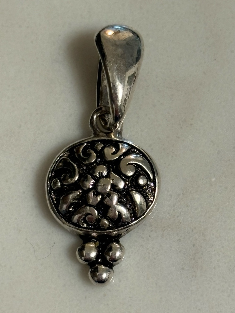 Floral Design Pendant by Premier Designs - Black & Silver